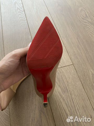 Классические телесные лодочки Christian Louboutin