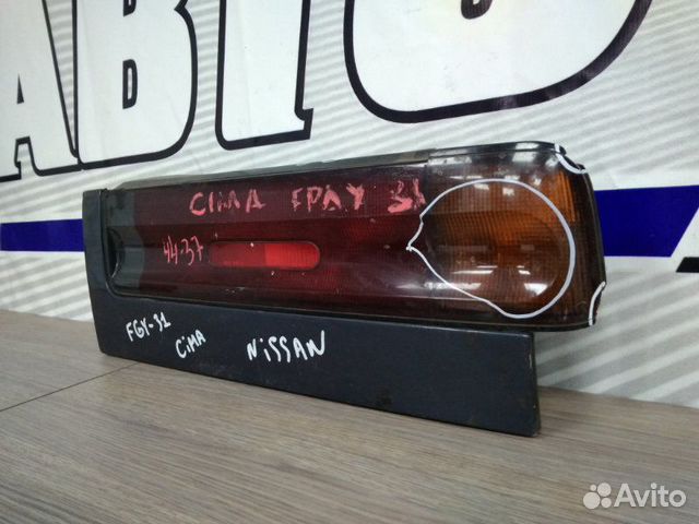 Фонарь задний задний правый Nissan Gloria Cima