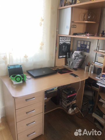 Стол письменный угловой с полками Стол письменный угловой с полками