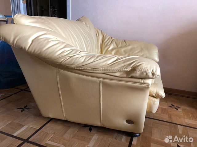 Кожаный диван и кресло Nieri Кожаный диван и кресло Nieri
