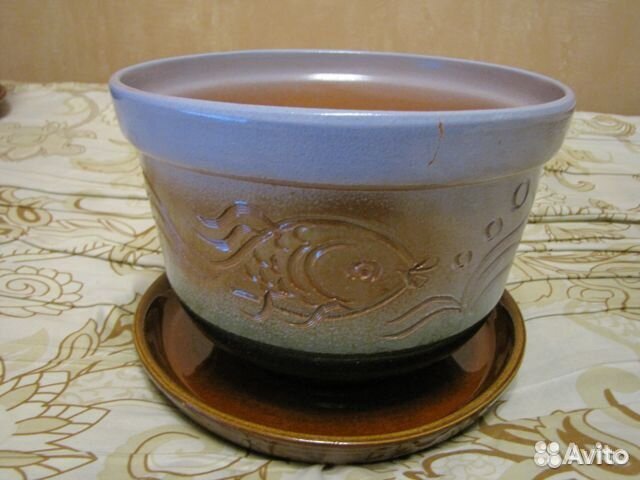 Небольшая плошка для цветов и комнатных растений