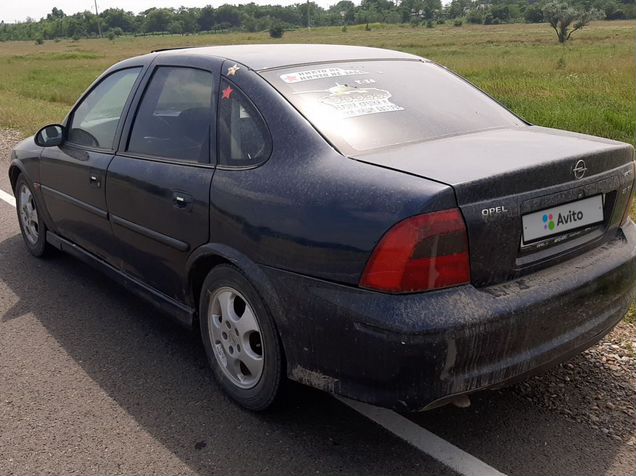 Хендай акцент 2000. Опель вектра 2004. Опель vectra 1990. Опель вектра хэтчбек 2000. Опель вектра лифтбек 1997.