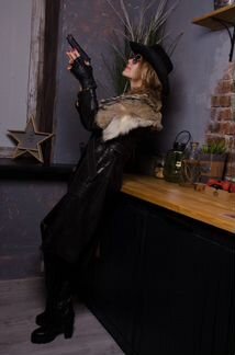 Плащ черный