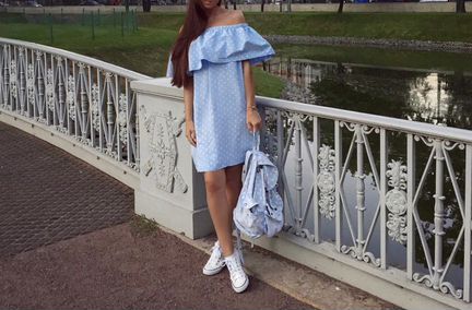 Платье голубое в горох Peony. Платье с открытыми п