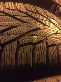 Шины R19/255/55 Nokian Hakkapeliitta R2 10 износ