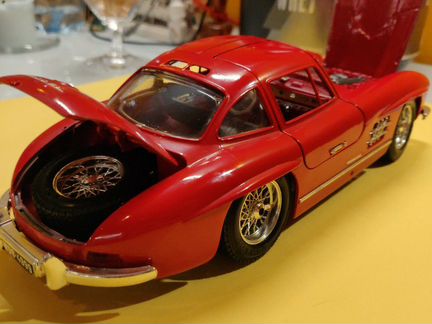 Коллекционная модель Mercedes 300sl (1954) Bburago