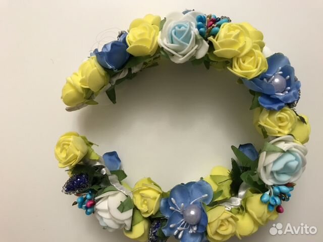 Нарядный венок