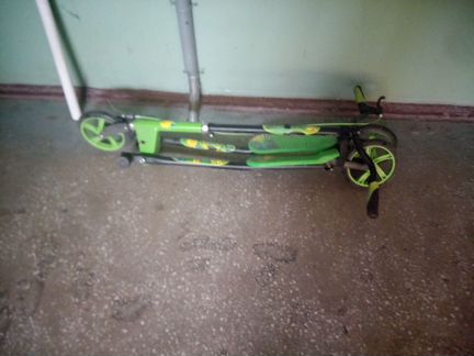 Инерционный самокат Vertigo Trike Montreal 200