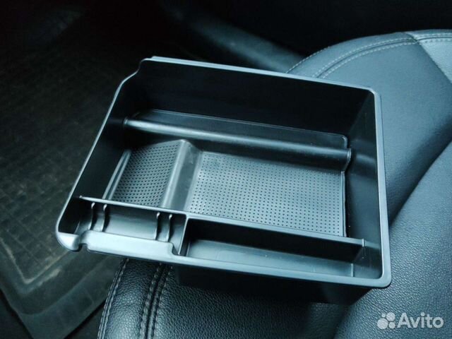 Kia Sportage 3 вставка в подлокотник