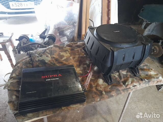 Сабвуфер и усилитель в автомобиль