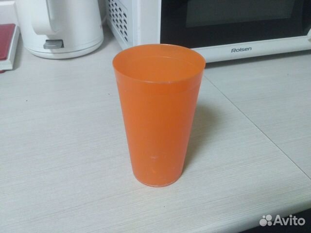 Пластиковые стаканы