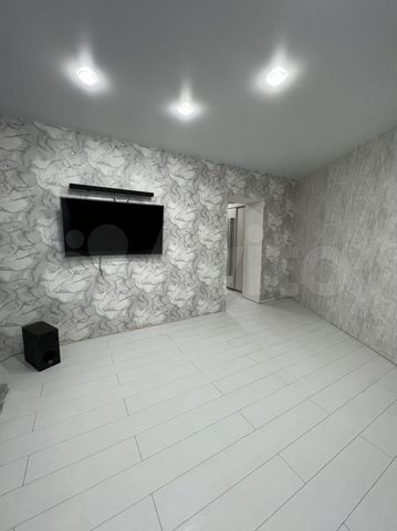 2-к. квартира, 56 м², 1/9 эт.