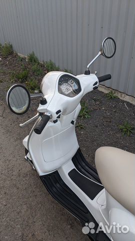 Скутер Vespa LX 125