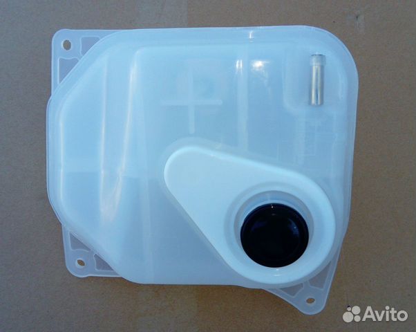 Расширительный бачок Audi 100 4A