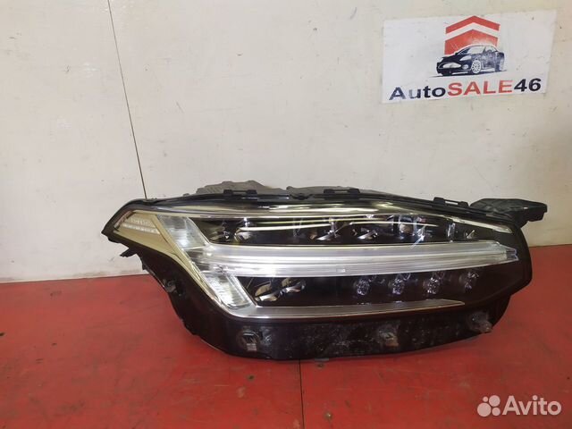 Фара передняя правая Volvo XC90 2