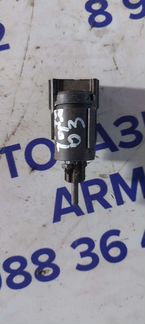 Датчик включения стоп-сигнала на Volkswagen Phaeto