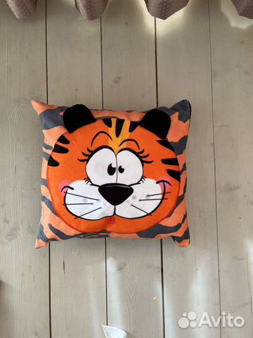 Декоративная подушка с тигром