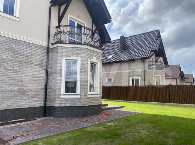 Дом 165 м² на участке 3,7 сот.