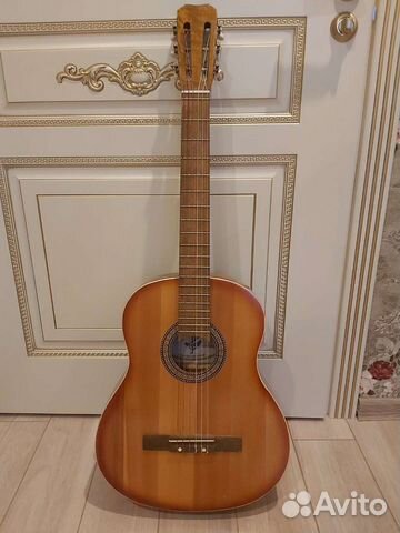 Акустическая гитара