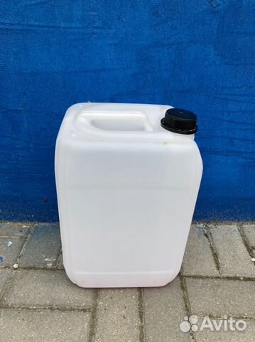 Канистры пластиковые бу 20- 25 литров