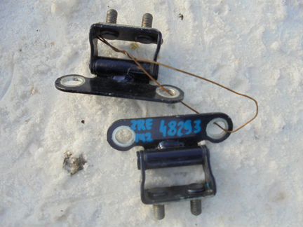 Петля 5 двери Toyota Corolla Fielder ZRE142 2ZR-FE