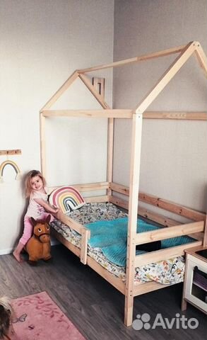 Одноярусная кровать-домик