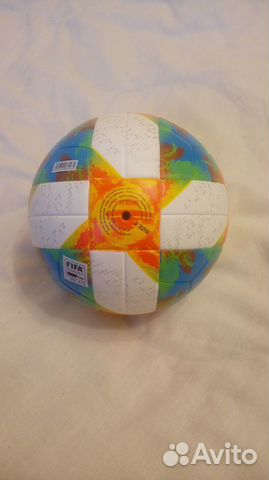 Неоригинальный мяч Adidas Conext19