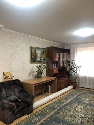 3-к. квартира, 100 м², 1/10 эт.