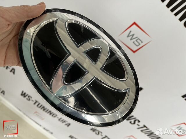 Эмблема Toyota Land Cruiser стеклянная M442