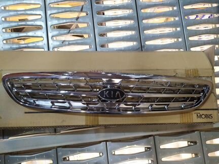 Решетка радиатора (CL-II) вся хром с эмблемой Kia