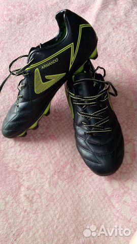 Футбольные бутсы