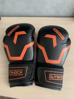 Боксерские перчатки 8 oz outshock