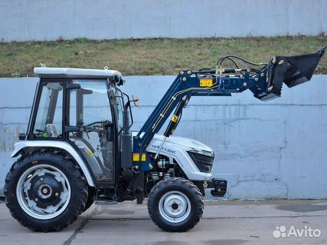 Трактор Скаут T-504C с челюстным погрузчиком