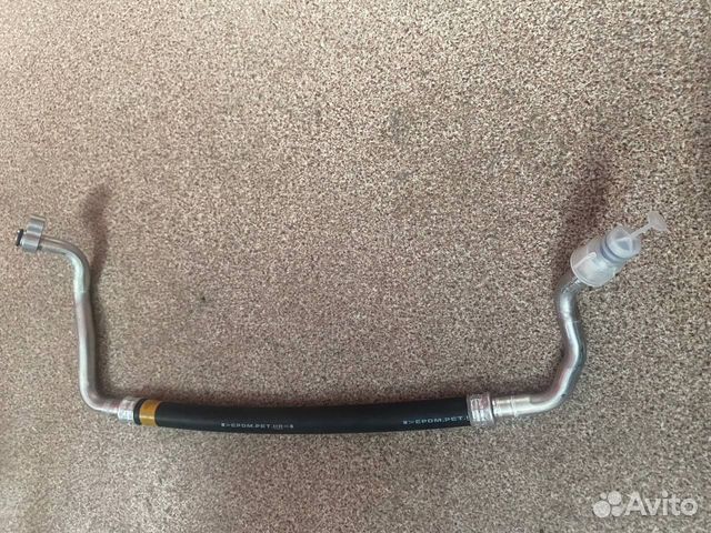 Трубка кондиционера Toyota RAV4 50 новая оригинал