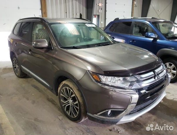 Mitsubishi outlander 3 2012