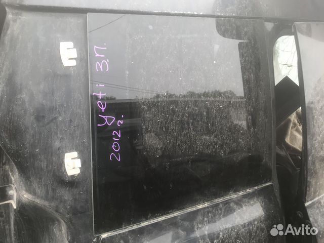 Стекло глухое левое Skoda Yeti 1