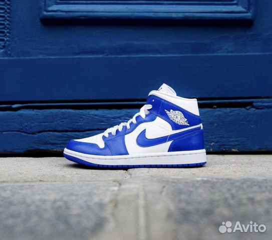 Air Jordan 1 Mid Hyper Royal