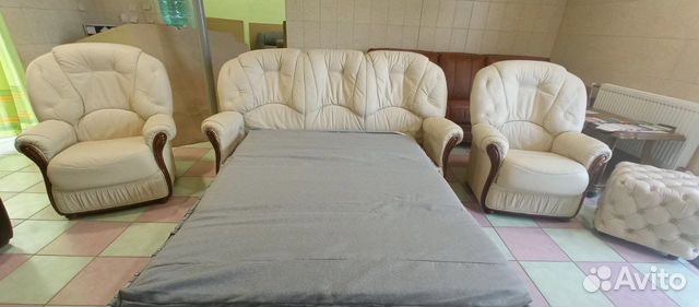 Кожаный диван с двумя креслами, Италия, в идеале