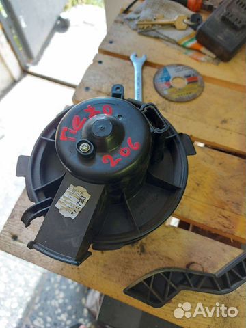 Моторчик печки для Peugeot 206