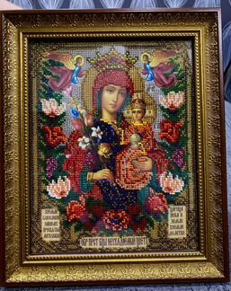 Икона Богородица «Неувядаемый цвет» бисером