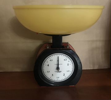Весы кухонные механические СССР, жестяные банки