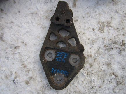 Крепление редуктора Toyota Corolla Spacio ZZE124