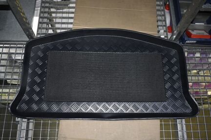 Коврик в багажник резиновый Suzuki Splash