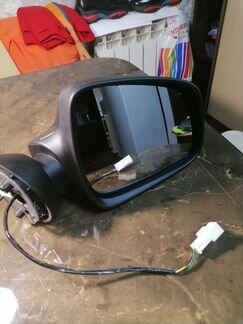 Зеркало на LADA largus