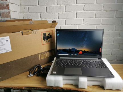 Ноутбук Lenovo в коробке