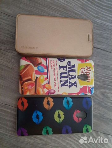 Чехлы на телефон