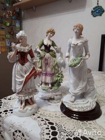 Фарфоровая статуэтка винтаж Европа