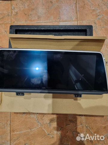 Центральный информационный дисплей BMW