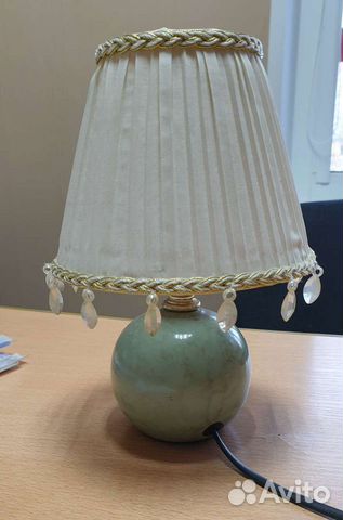 Лампа с абажуром
