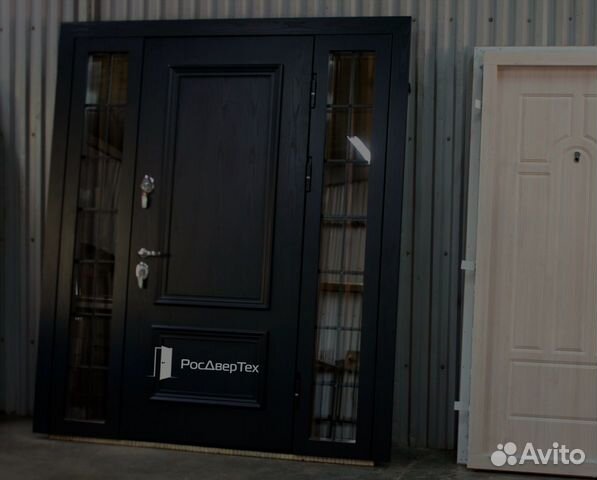 Дверь входная для частного дома